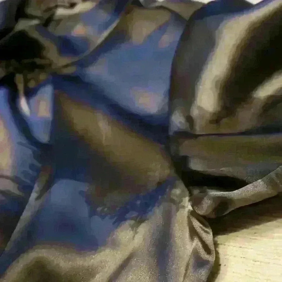 Daisy Fuentes blouse - medium - Picture 8 of 9